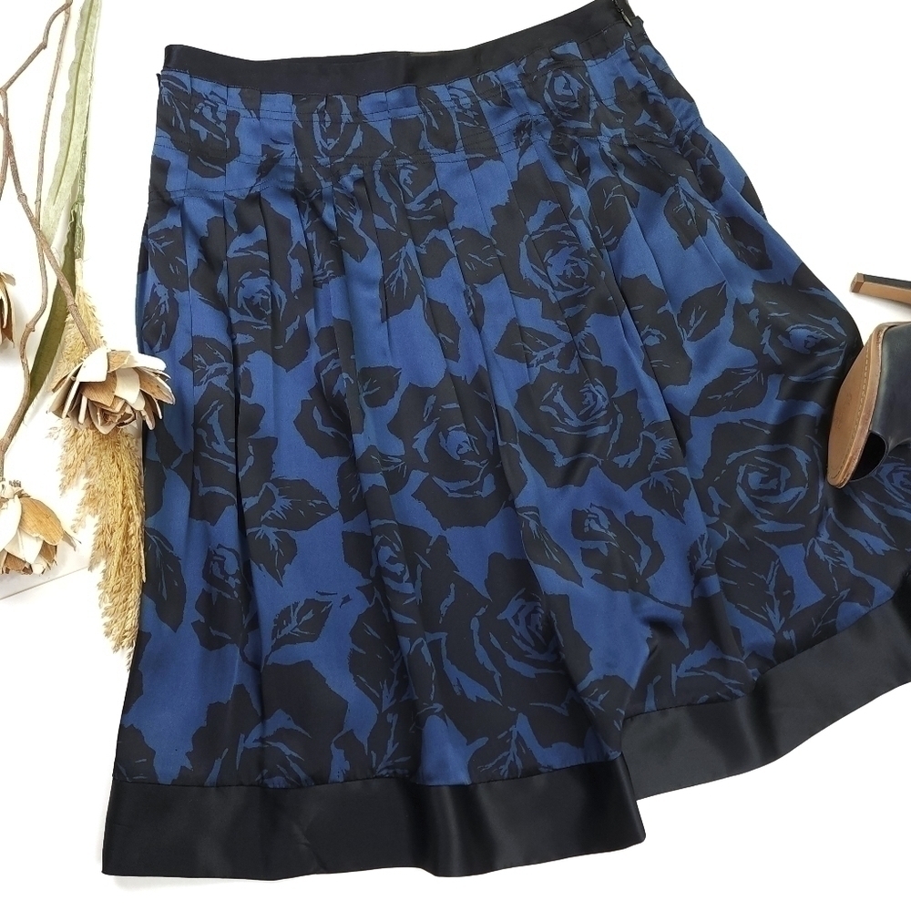 Saks Fifth Avenue Blue Black Floral Silk Skirt Sz 10 - Picture 8 of 8